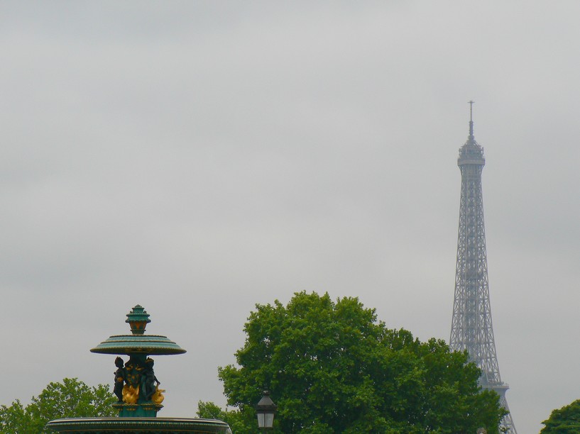 Place de la Concorde: La tour Eiffel vu de la Place de la concorde 069